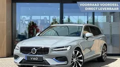 Grijs, metallic lak Nieuw 2025 Volvo V60 Plus Stationwagen | € 57.995 (Eerlijke prijs)