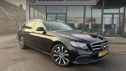 Zwart Gebruikt 2020 Mercedes 300 Business Stationwagen | € 28.450 (Eerlijke prijs)