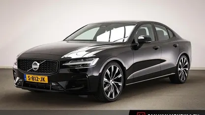 Gebruikt 2023 Volvo S60 Plus Sedan | € 35.195 (Eerlijke prijs)