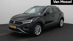 Gebruikt 2024 VW T-Roc Edition SUV | € 31.900 (Eerlijke prijs)