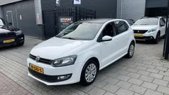 Wit, metallic lak Gebruikt 2012 VW Polo Hatchback | € 4.499 (Eerlijke prijs)
