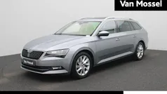 Grijs Gebruikt 2019 Skoda Superb Business Line Stationwagen | € 27.900 (Eerlijke prijs)