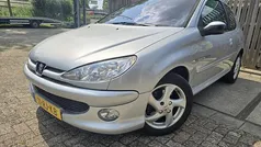 Grijs Gebruikt 2005 Peugeot 206 Quiksilver Hatchback | € 1.499 (Eerlijke prijs)