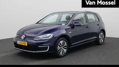 Blauw Gebruikt 2020 VW e-Golf Hatchback | € 13.900 (Eerlijke prijs)