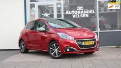 Rood Gebruikt 2018 Peugeot 208 Allure Hatchback | € 13.450 (Eerlijke prijs)