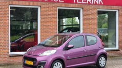 Paars Gebruikt 2013 Peugeot 107 Envy Hatchback | € 3.999 (Eerlijke prijs)