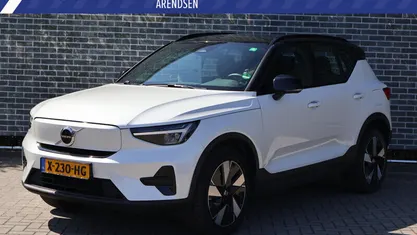 Wit Gebruikt 2023 Volvo XC40 Plus SUV | € 40.694 (Eerlijke prijs)