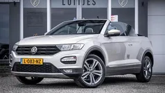 Grijs, metallic lak Gebruikt 2021 VW T-Roc Cabriolet Style Cabriolet | € 28.400 (Eerlijke prijs)