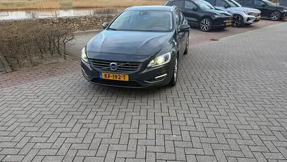 Occasion Volvo V60 Summum 150 PK (110 kW) 2016 Grijs (metallic) Stationwagen