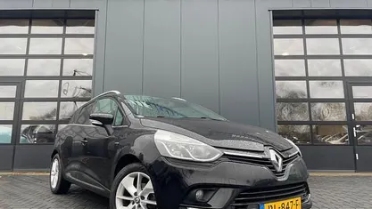 Zwart (metallic) Gebruikt 2018 Renault Clio GrandTour LIMITED Stationwagen | € 6.900 (Eerlijke prijs)