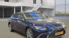 Blauw Gebruikt 2019 Lexus ES300H Luxury Line Sedan | € 27.999 (Eerlijke prijs)