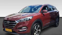Rood Gebruikt 2016 Hyundai Tucson Comfort SUV | € 17.425 (Eerlijke prijs)