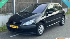 Zwart Gebruikt 2004 Peugeot 307 Griffe Hatchback | € 2.450 (Eerlijke prijs)