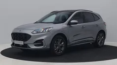 Grijs, metallic lak Gebruikt 2022 Ford Kuga ST-Line SUV | € 25.750 (Goede deal)