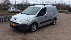 Zilver Gebruikt 2010 Peugeot Partner MPV | € 2.250 (Eerlijke prijs)
