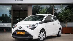 Wit Gebruikt 2020 Toyota Aygo Hatchback | € 10.950 (Eerlijke prijs)