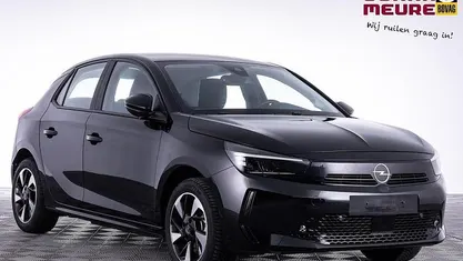 Zwart Gebruikt 2023 Opel Corsa-e Edition Hatchback | € 19.900 (Eerlijke prijs)