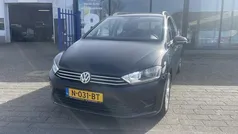 Zwart, metallic lak Gebruikt 2015 VW Golf Sportsvan Highline MPV | € 13.995 (Goede deal)