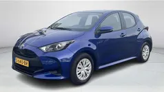 Blauw Gebruikt 2023 Toyota Yaris Hybrid Active Hatchback | € 21.845 (Eerlijke prijs)