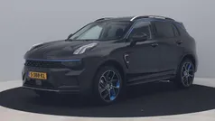 Zwart, metallic lak Gebruikt 2023 Lynk & Co 01 SUV | € 27.200 (Eerlijke prijs)