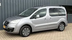 Grijs, metallic lak Gebruikt 2017 Peugeot Partner Tepee Active MPV | € 12.495 (Eerlijke prijs)