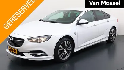 Wit Gebruikt 2019 Opel Insignia Business Hatchback | € 17.940 (Goede deal)