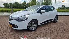 Wit Gebruikt 2012 Renault Clio IV Expression Hatchback | € 6.950 (Eerlijke prijs)