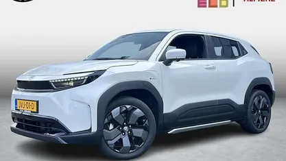 Nieuw Toyota Urban Cruiser Executive 127 kW (174 PK) 2026 Wit SUV