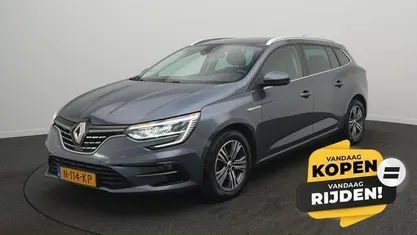 Occasion Renault Mégane GrandTour Intens 142 PK (104 kW) 2021 Grijs metallic Stationwagen