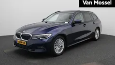 Blauw Gebruikt 2021 BMW 318 Basis Stationwagen | € 30.945 (Eerlijke prijs)