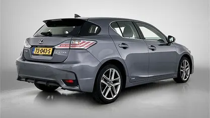 Occasion Lexus CT200h Sport Line 136 PK (100 kW) 2017 Mercury grey metallic (grijs metallic) Hatchback