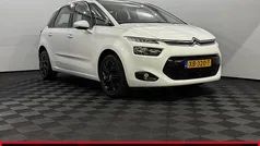 Wit (metallic) Gebruikt 2016 Citroën C4 Picasso Tendance MPV | € 6.950 (Eerlijke prijs)