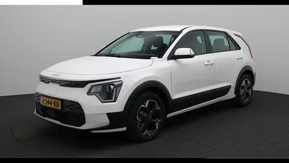 Wit Gebruikt 2024 Kia e-Niro Light SUV | € 30.940 (Eerlijke prijs)