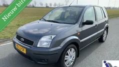Zwart Gebruikt 2008 Ford Fusion Ghia MPV | € 2.390 (Goede deal)