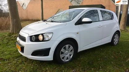 Wit Gebruikt 2012 Chevrolet Aveo LT Hatchback | € 1.899 (Goede deal)