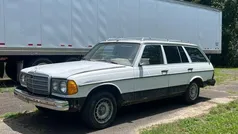 Gebruikt 1982 Mercedes 300 Stationwagen | € 3.500