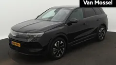 Zwart, metallic lak Gebruikt 2024 Opel Grandland X SUV | € 39.740 (Eerlijke prijs)