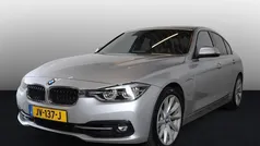 Grijs Gebruikt 2016 BMW 330 Sport Line Sedan | € 13.945 (Super prijs)