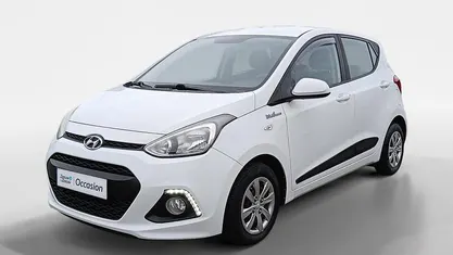 Wit Occasion 2015 Hyundai i10 Comfort Hatchback | € 6.950 (Eerlijke prijs)
