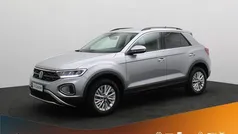 Grijs Gebruikt 2023 VW T-Roc Life SUV | € 25.000 (Eerlijke prijs)