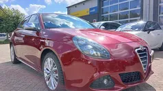 Rood Gebruikt 2011 Alfa Romeo Giulietta Distinctive Hatchback | € 8.995 (Eerlijke prijs)