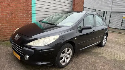 Occasion 2007 Peugeot 307 Hatchback | € 2.250 (Eerlijke prijs)
