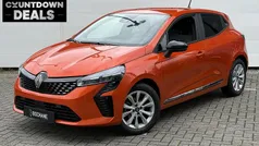 Gebruikt 2024 Renault Clio V Evolution Hatchback | € 18.695 (Eerlijke prijs)