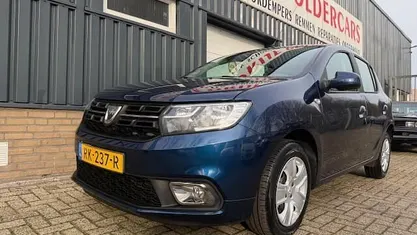 Occasion 2017 Dacia Sandero Lauréate Hatchback | € 7.950 (Goede deal)