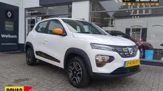 Wit Gebruikt 2022 Dacia Spring Comfort Plus Hatchback | € 11.595 (Eerlijke prijs)