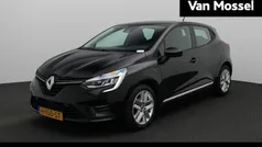 Zwart Gebruikt 2020 Renault Clio V Zen Hatchback | € 13.935 (Eerlijke prijs)