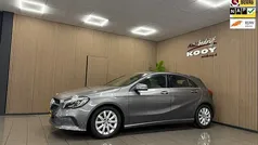 Grijs Gebruikt 2017 Mercedes A180 Business Hatchback | € 14.725 (Eerlijke prijs)