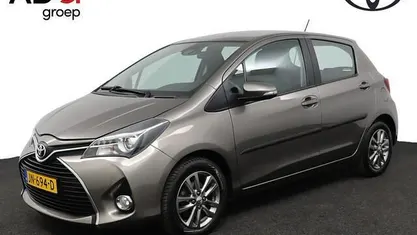 Grijs Gebruikt 2016 Toyota Yaris Trend Hatchback | € 10.950 (Eerlijke prijs)