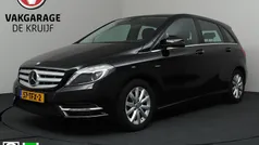 Zwart Gebruikt 2012 Mercedes B180 Ambition MPV | € 10.245 (Eerlijke prijs)