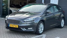 Grijs Gebruikt 2017 Ford Focus Titanium Hatchback | € 8.999 (Eerlijke prijs)
